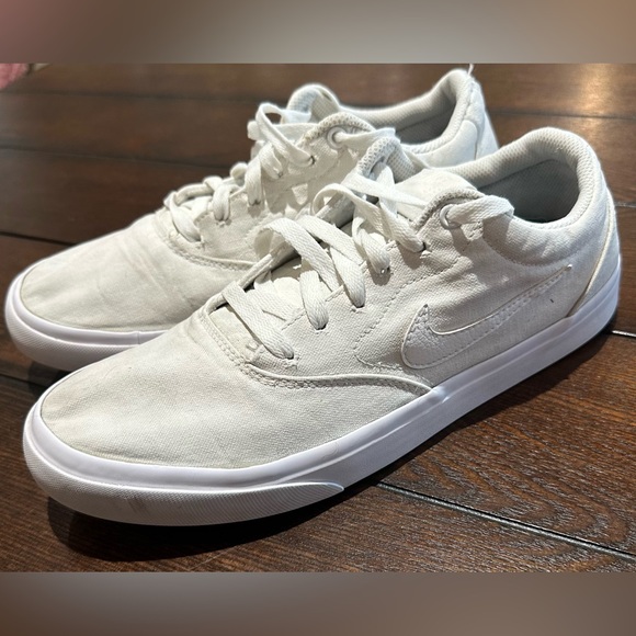 Nike White Mesh Sneakers - Picture 1 of 2